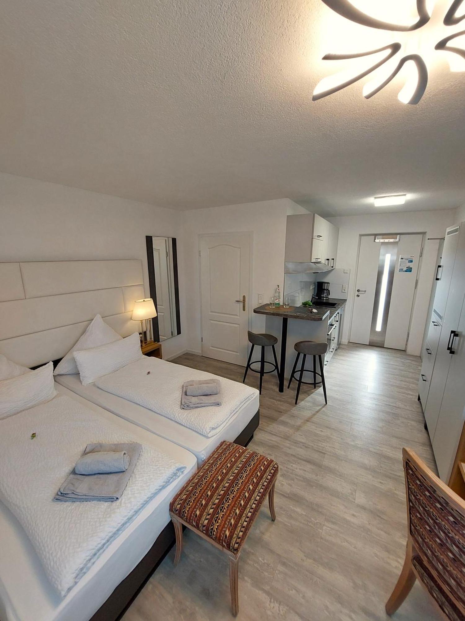 Bodensee Sunshine Zimmer & Apts. Uhldingen-Mühlhofen Eksteriør bilde