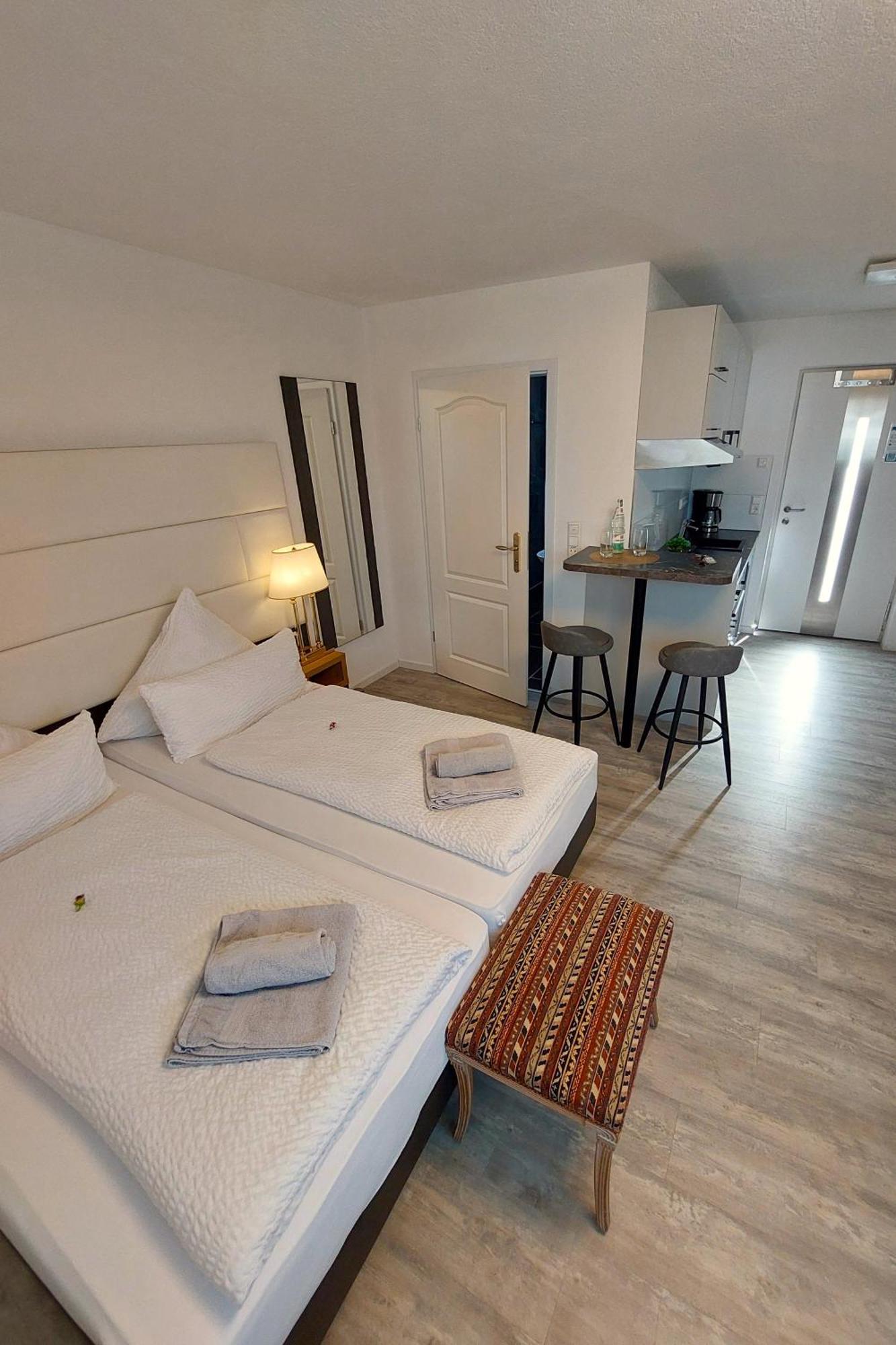 Bodensee Sunshine Zimmer & Apts. Uhldingen-Mühlhofen Eksteriør bilde