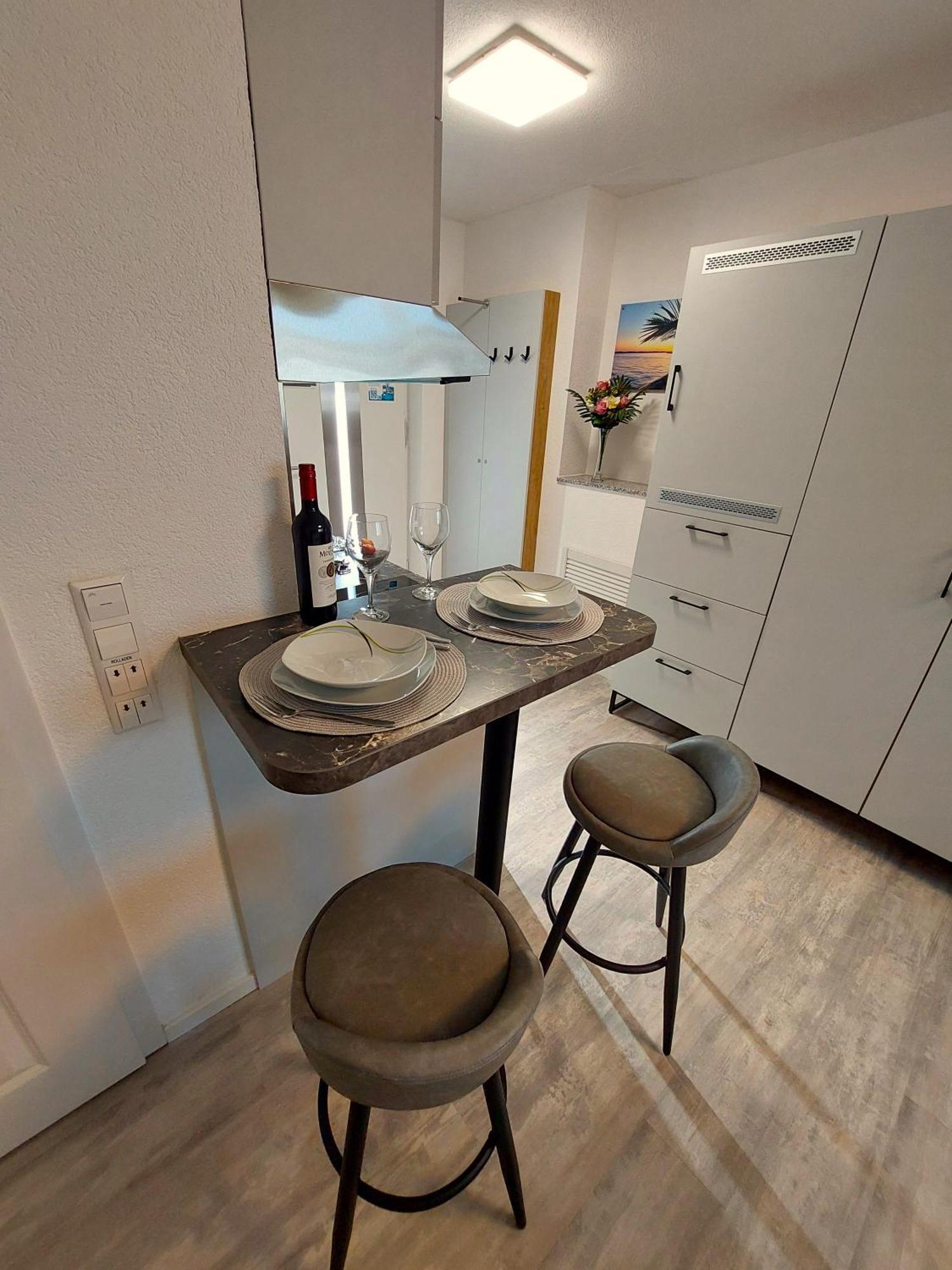 Bodensee Sunshine Zimmer & Apts. Uhldingen-Mühlhofen Eksteriør bilde